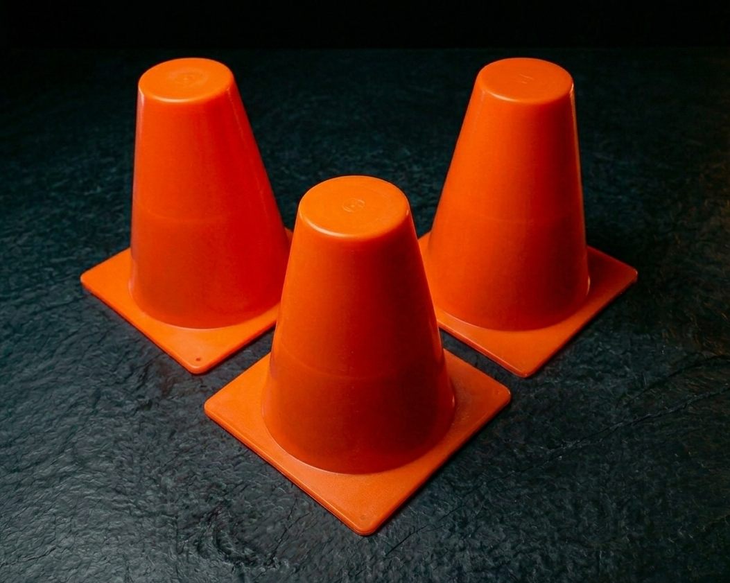 Cono de marcaje deportivo 14cm naranja para entrenamiento - Thomps Sport